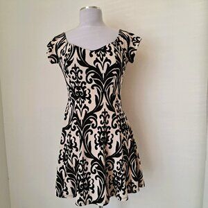 Fashion Magazine Juniors Dress Cream/Black Cap Sleeve Only Measurements